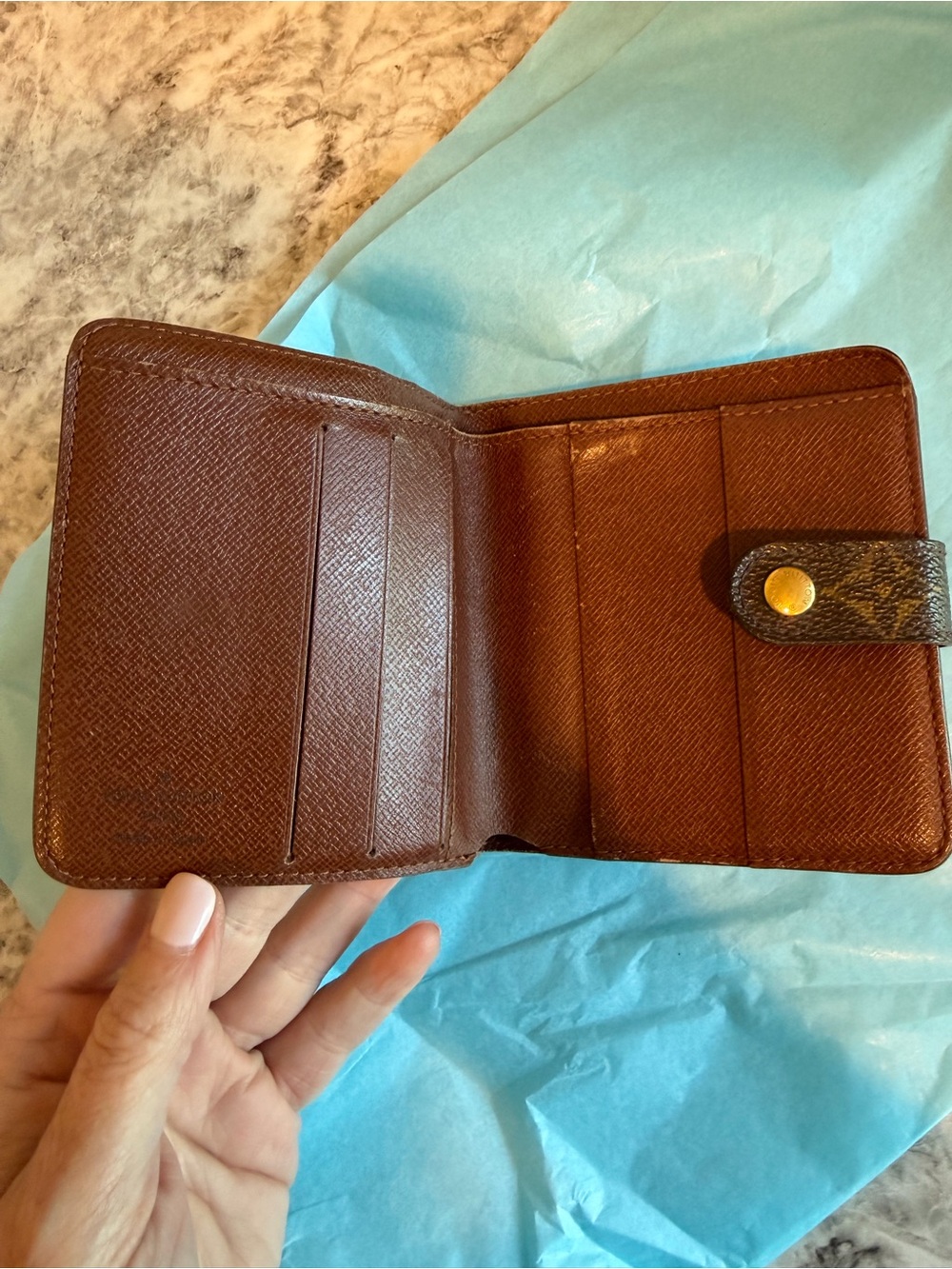 Louis Vuitton Vintage Y2K Unisex Classic Signature Monogram Bi-Fold Wallet - Picture 4 of 7